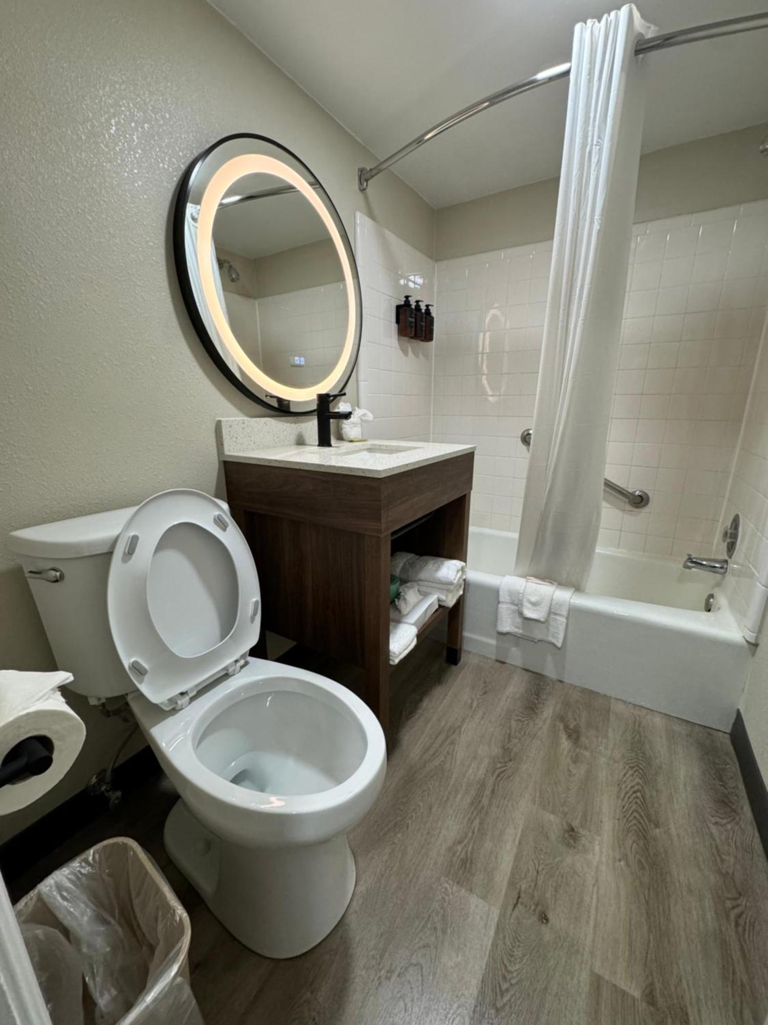 Governor House Inn Arlington/Falls Church Bagian luar foto