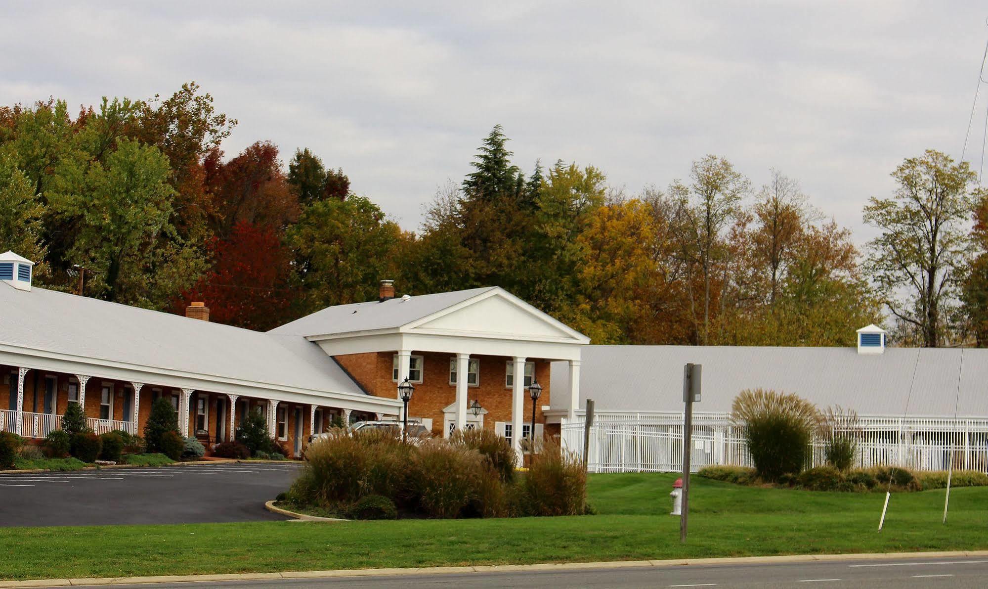 Governor House Inn Arlington/Falls Church Bagian luar foto