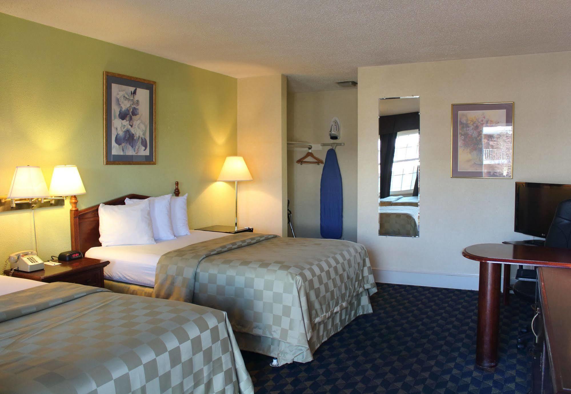 Governor House Inn Arlington/Falls Church Bagian luar foto