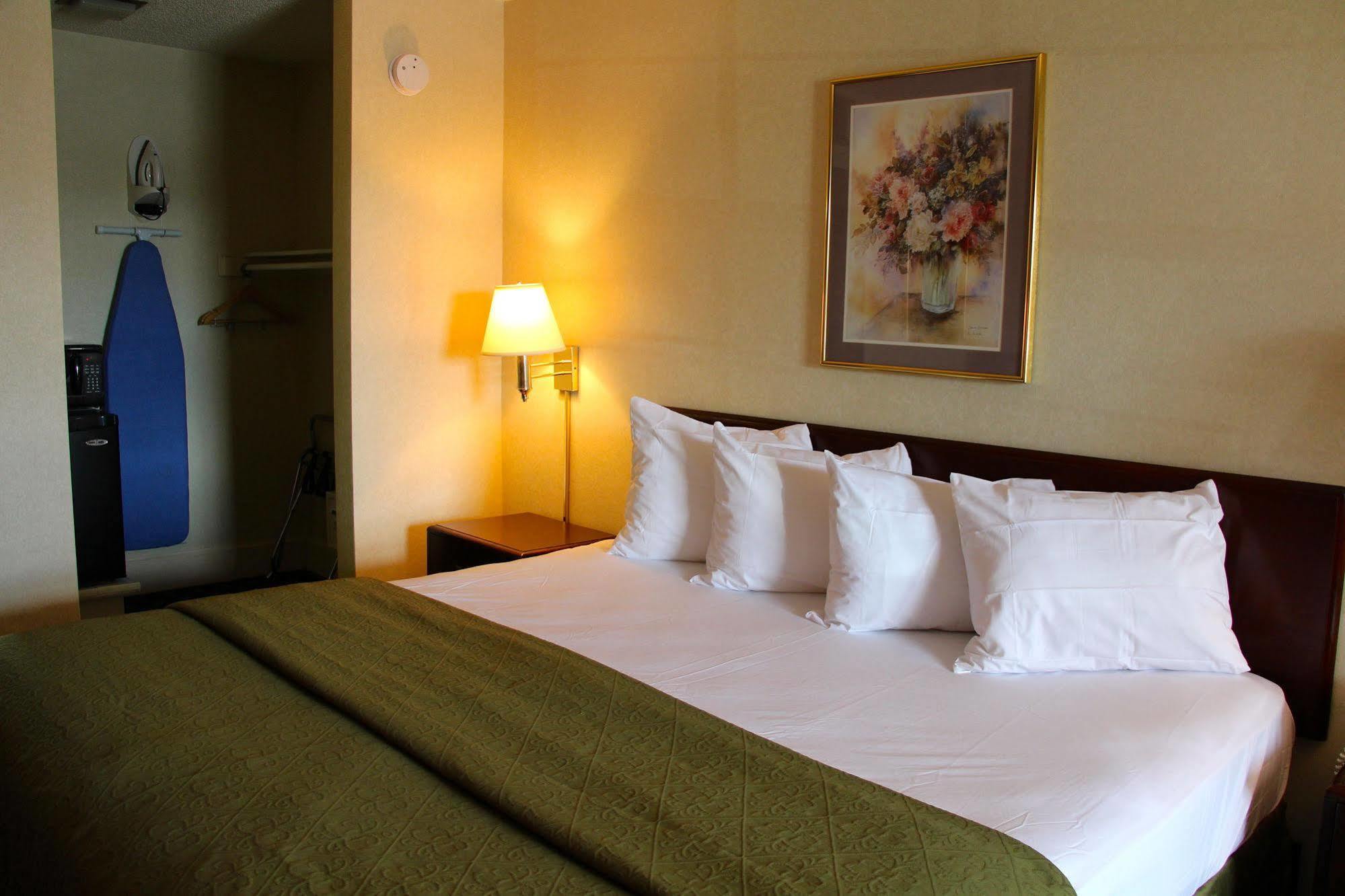 Governor House Inn Arlington/Falls Church Bagian luar foto