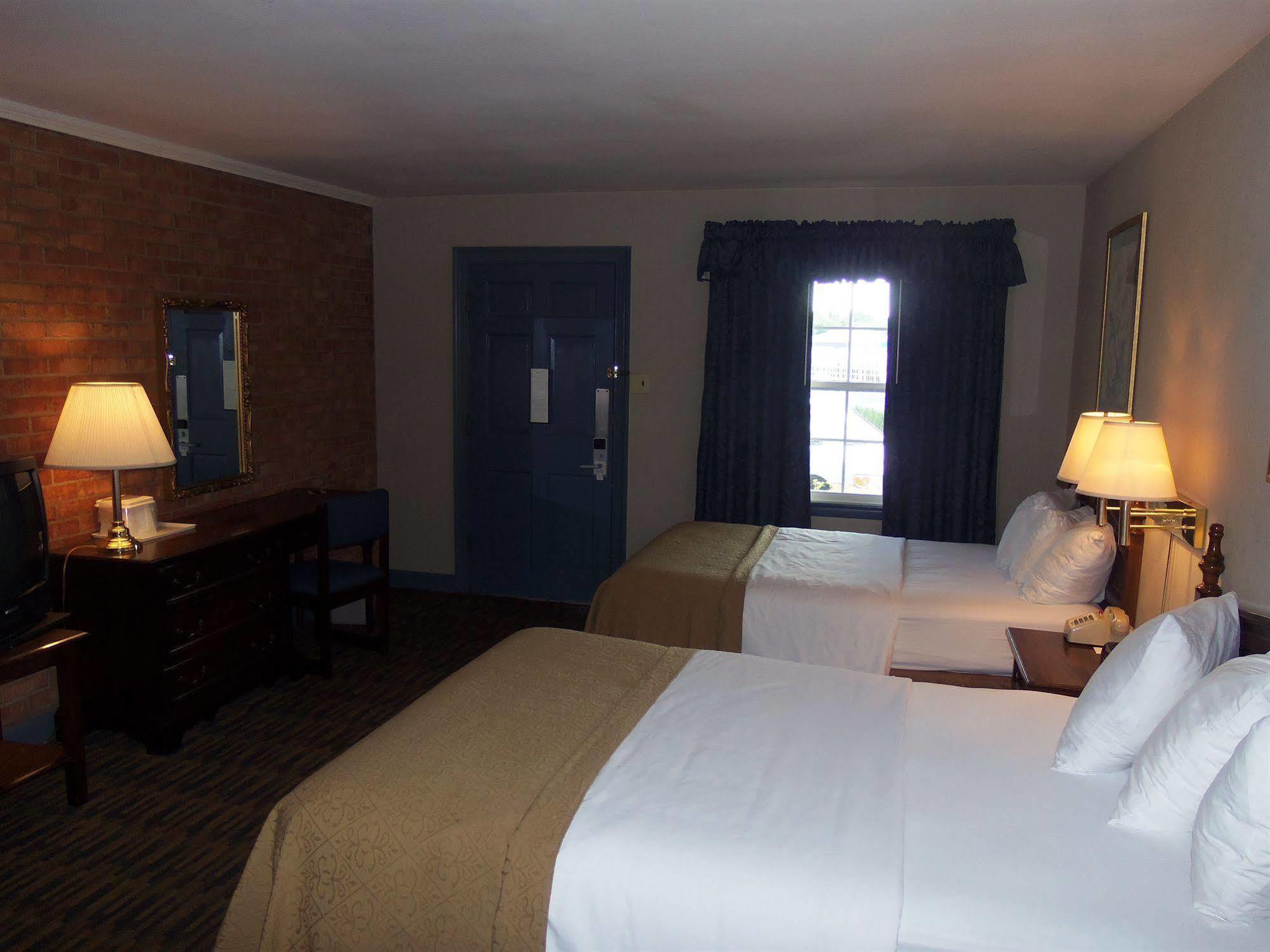 Governor House Inn Arlington/Falls Church Bagian luar foto