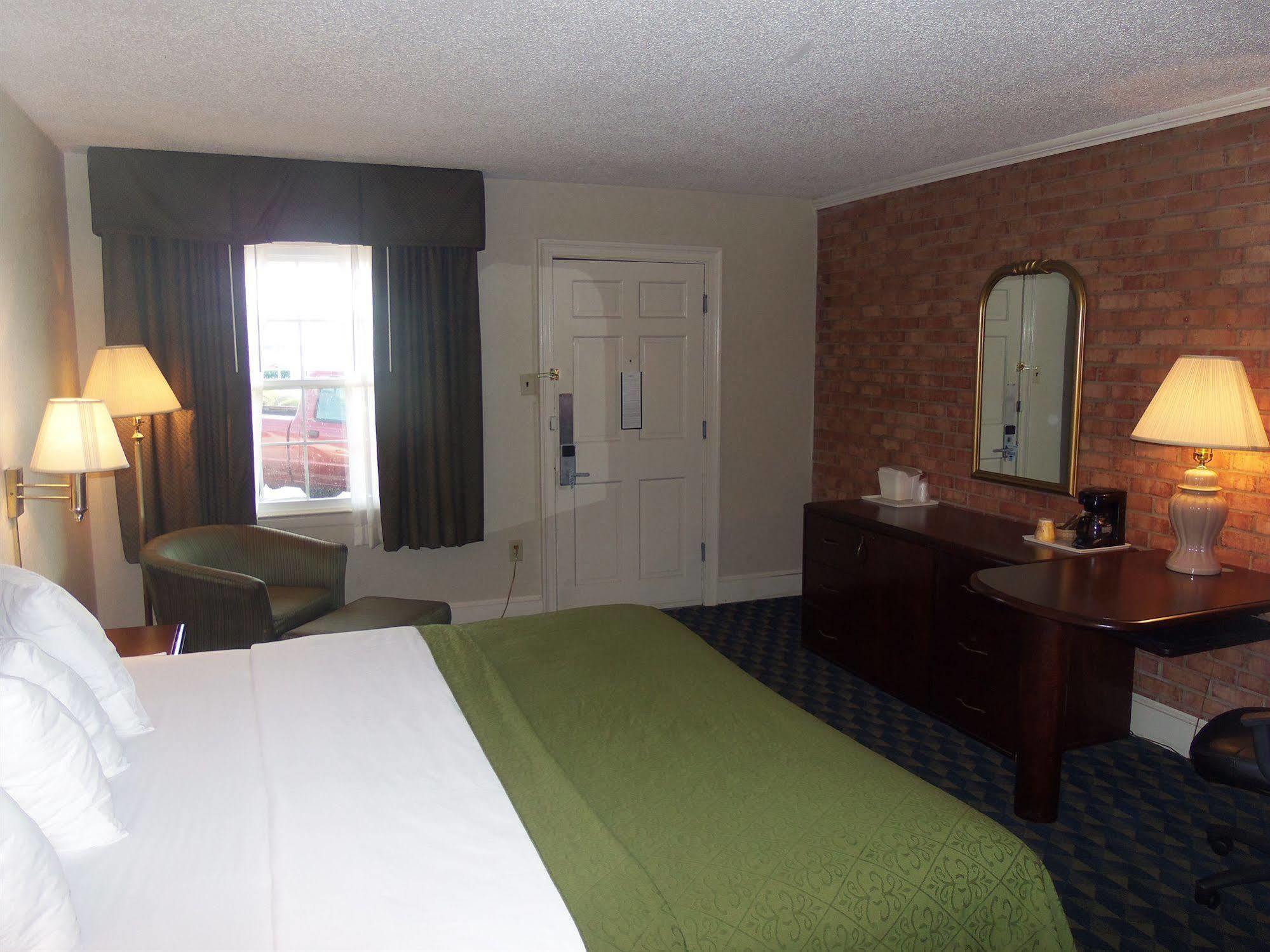Governor House Inn Arlington/Falls Church Bagian luar foto