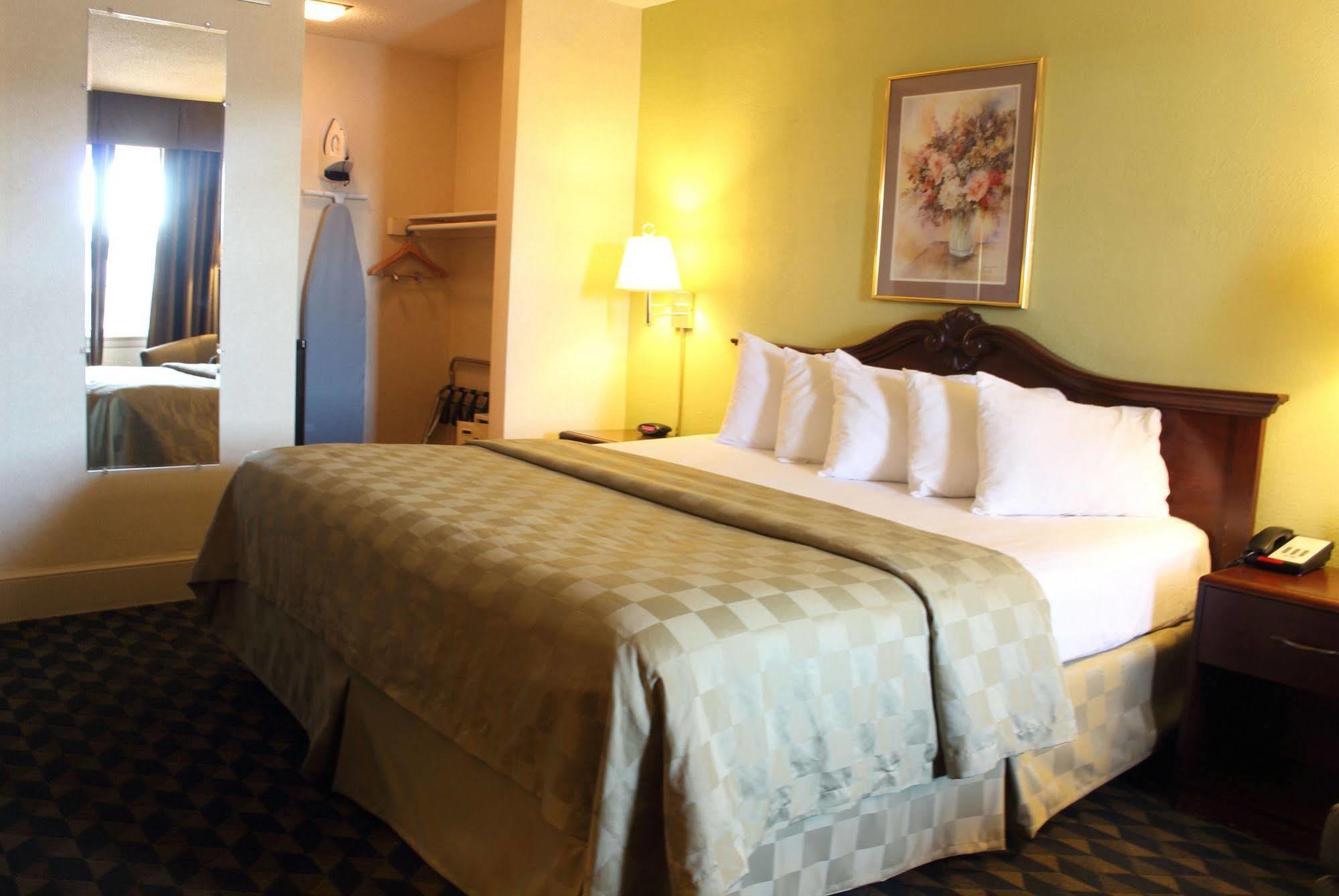 Governor House Inn Arlington/Falls Church Bagian luar foto